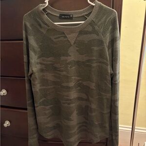Women’s camo pull over